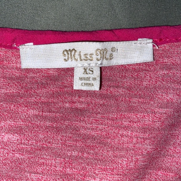 Miss Me Shirt Women’s Size XS Pink Aztec Design Short Sleeve Shirt - Picture 2 of 6